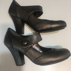 WIDE WIDTH SOFFT VINTAGE STYLE MARY JANES